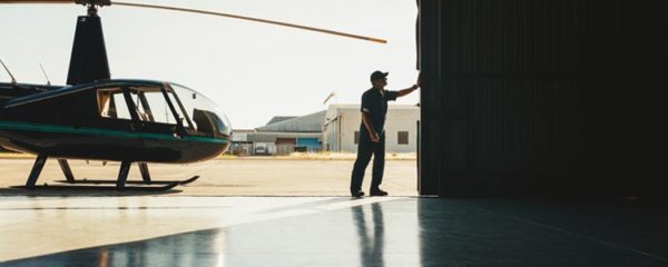 Porte de hangar